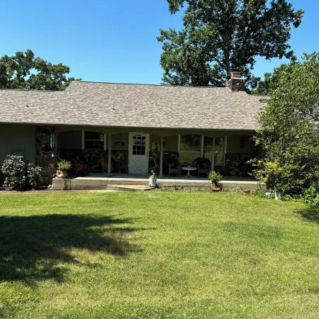 Effie's -  An inviting home with lovely views of Table Rock Lake
