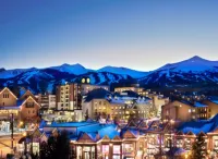 Private lodge with STEAM ROOM, huge deck, Mountain Views!