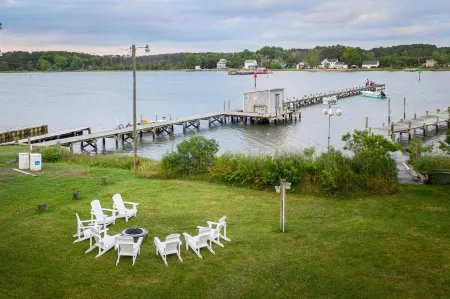 Family Friendly Waterfront Escape w/pier, gameroom, and fire pit!
