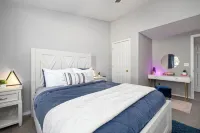 Chic A-frame, Walk to Marina,  Family Friendly