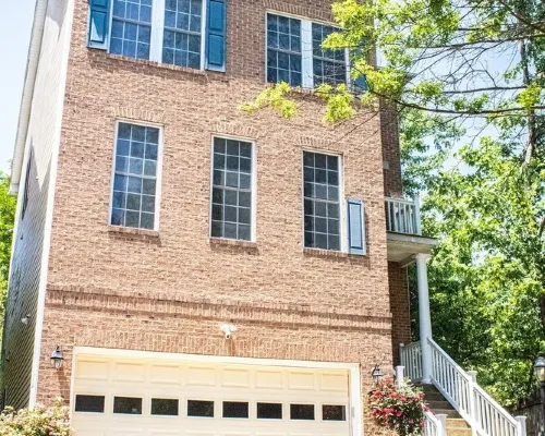 Divine Getaway- King Bed Master Suite Near DC Hotels in Mason