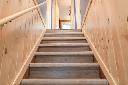 Cozy Riverfront Cottage