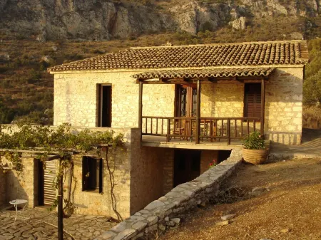 House with character, very quiet, tastefully decorated