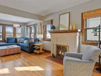 Rarely Available - Downtown Wayzata Home Hotels in Wayzata