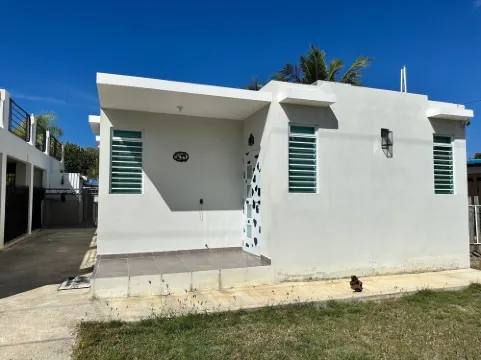 3-bedroom Beach Ranch house walking distance to Boqueron, AC, WiFi, private pool