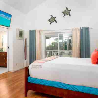 Silver Palms # 2 – Exclusive Long Bay Beachfront Retreat with Pool Rooms