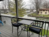 Adorable 2 Bdrm Vacation Rental Located On Canal Hotels in Algonac