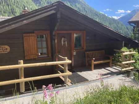 Luxury chalet with panoramic views in the Lötschental, with private carport Отели в г. Киппель