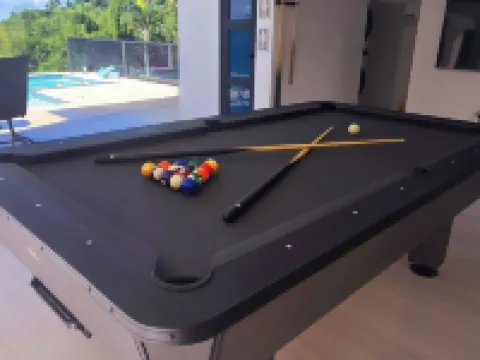 Private Pickleball Oasis + Pool – 15 Min to Beaches & El Yunque, 30 Min Airport Hotels in Zarzal