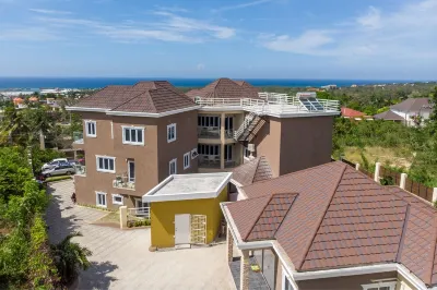 The Sun Seeker Villa Ja 9 Bedrooms . Fully staffed with private chef & butler Hotels in 