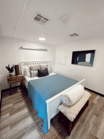 Cozy 2-bedroom apartment in charming Arecibo with WiFi, AC