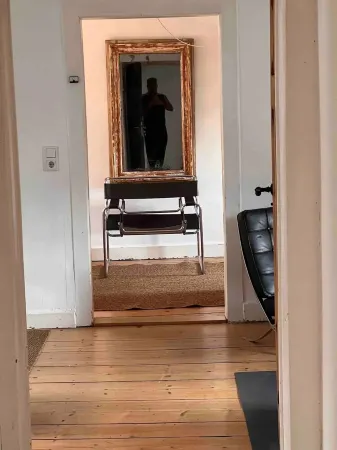 Gemütliche 2-zimmer-wohnung, Großer Garten, Zentral Gelegen Отели в г. Эммендинген