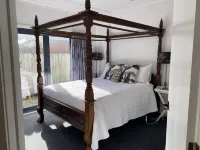 The Palms on Bermuda:A tropical Oasis 100m to the Harbour’s edge. 원 트리 포인트 호텔