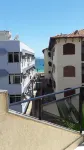 Excellent duplex penthouse 1 block from Prainha with partial sea view