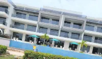 Gorgeous Eagle Beach 4-bedroom Condo with surround balcony and fitness room - Boutique