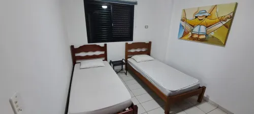 Beautiful Apartment. Asturias-Guarujá, with Balcony and Free Wi-Fi, 150 m from the Beach.