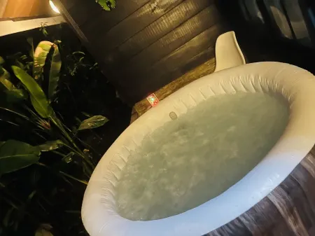 Amalfi Forest House La Fortuna Hot Tub Wifi AC Отели рядом с достопримечательностью «Monteverde Cloud Forest Biological Preserve»