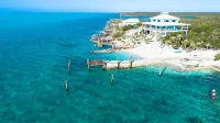Out Island Lux private beach/dock, sleeps up to 14 with cottage for an extra fee