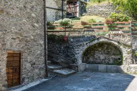 A window over Lake Como - stone cottage with amazing view and private garden