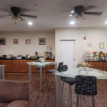 Quality Inn & Suites Ξενοδοχεία στην πόλη DeWitt County