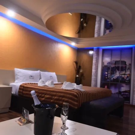 Hotel Atizapan Отели рядом с достопримечательностью «Торговый центр Plaza Millenium (Тлальнепантла)»