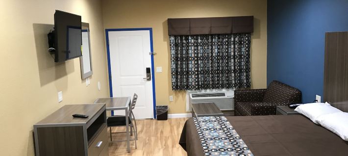 Deluxe Inn & Suites - Baytown Hotels in Baytown