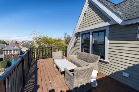 The Newport Lofts - 595 Thames Street Отели в г. Ньюпорт