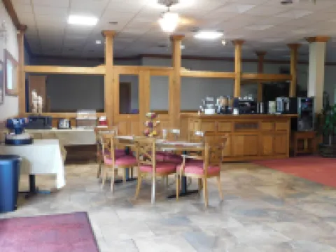 Cedar Glade Resort Hotels in Izard County