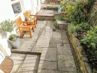 12 Brynffynnon Hotels in 