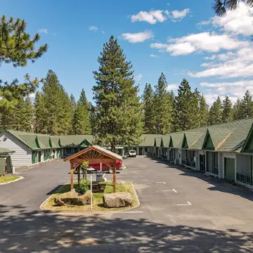 Green Gables Motel & Suites