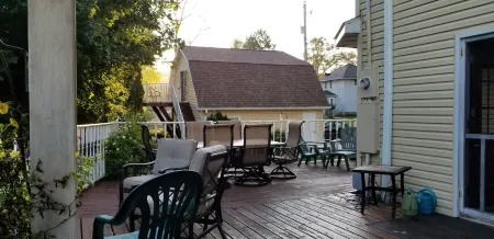 Trickling Waters Retreat Отели в г. Маркетт