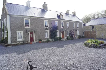 Domaine Aux Léopards Normands Отели в г. Круэ