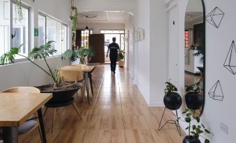 Three House Hostel Boutique