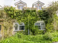 Summer Breezes Hotels in 