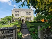 High Hall Hotels in Grassington