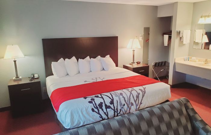 Blackstone Lodge and Suites
