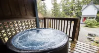 Reef Point Cottages - Hot Tub