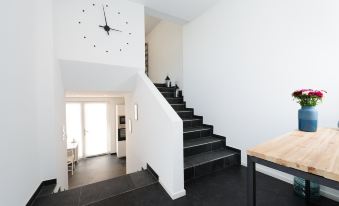 The Apartment Central