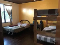In the Wind Hostel and Guesthouse Hotels in Sanchez