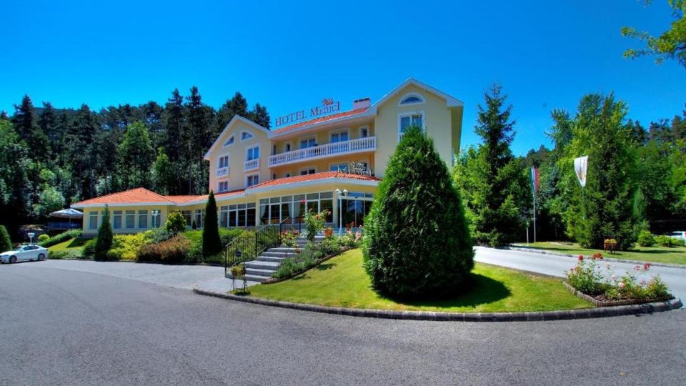 Villa Medici Hotel & Restaurant