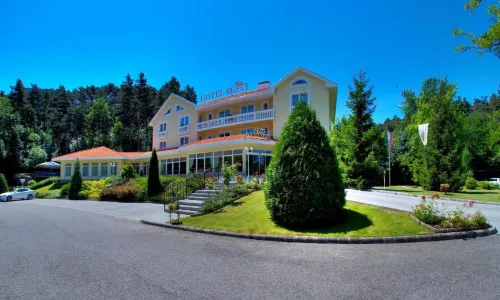 Villa Medici Hotel & Restaurant