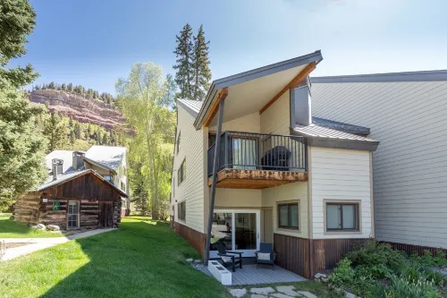 Valley Floor Dream with Fireplace - Year-Round Trail Access, 3 Min to Town Condo Hotels in San Miguel County