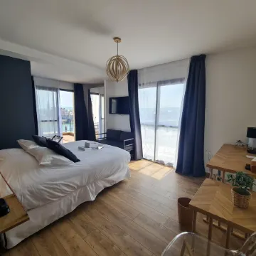 La Tour Aux Crabes près de la Plage