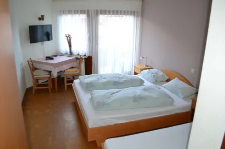 Gästehaus Eckenfels Отели рядом с достопримечательностью «Гроссер Ройберпфад»