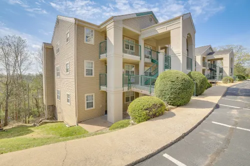 Branson Condo w/ Balcony, Near Silver Dollar City! - Park Yeri