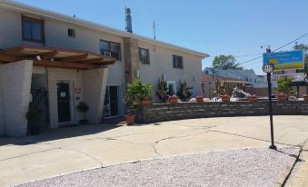 The Amethyst Beach Motel