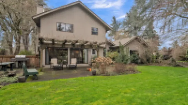 Eugene - Close to Everything 3 Bedroom Home by RedAwning