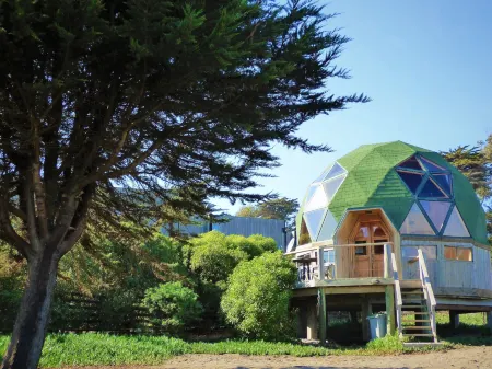 Dune & Domes Pichilemu Отели рядом с достопримечательностью «Puertecillo»
