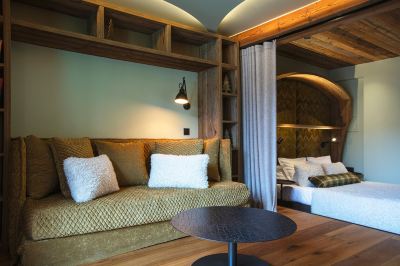 ジュニア スイート ボールガールの写真