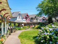 Pequot Hotel Hotels in Oak Bluffs